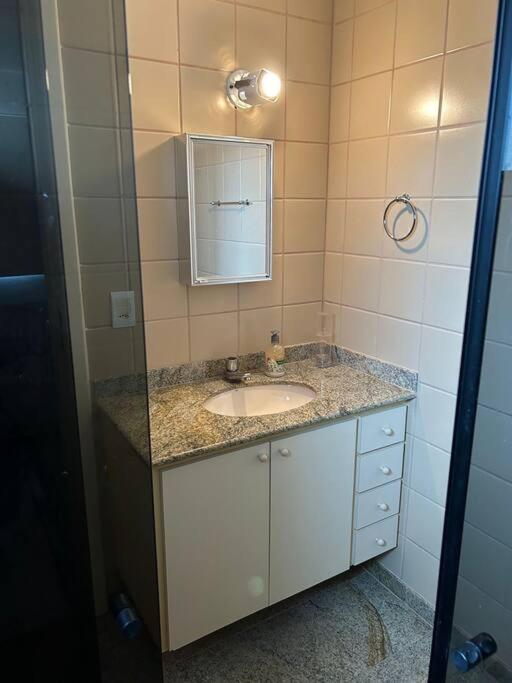 Apartamento De 3 Quartos Na Praia Da Fonte กวาราปารี ภายนอก รูปภาพ