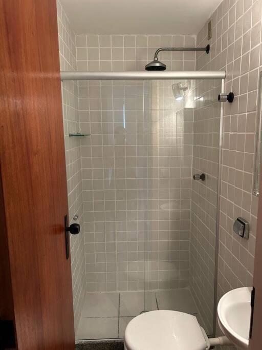 Apartamento De 3 Quartos Na Praia Da Fonte กวาราปารี ภายนอก รูปภาพ